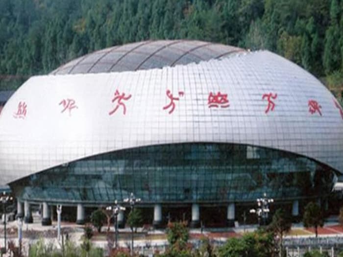 梅州体育中心球形网架加工安装